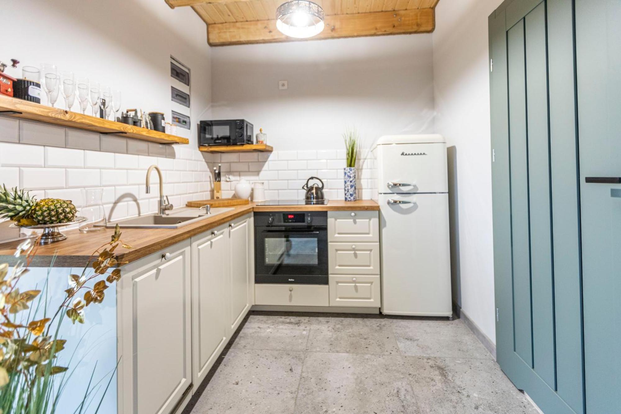 Ostoja - Na Kaszubach, Sauna, Balia-jacuzzi, Plac Zabaw, Tyrolka , Dwa Boiska, Miejsce Na Ognisko, Grill Gazowy *