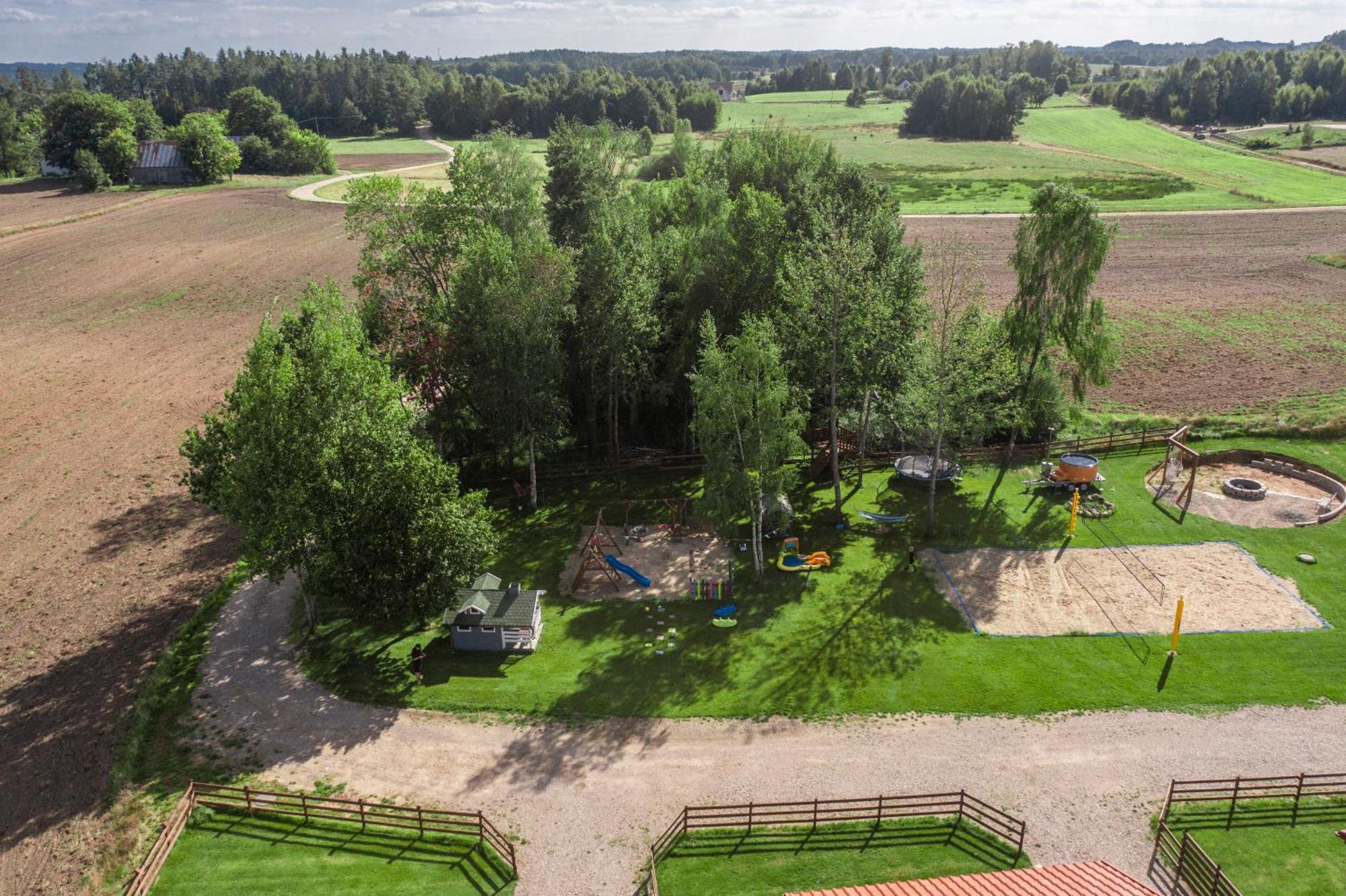 Ferienhaus Ostoja - Na Kaszubach, Sauna, Balia-jacuzzi, Plac Zabaw, Tyrolka , Dwa Boiska, Miejsce Na Ognisko, Grill Gazowy *
