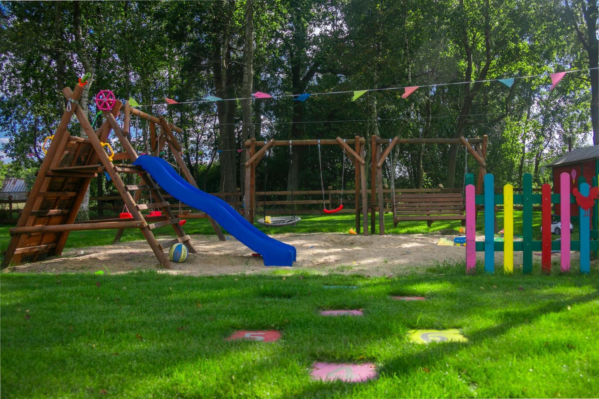 Ostoja - Na Kaszubach, Sauna, Balia-jacuzzi, Plac Zabaw, Tyrolka , Dwa Boiska, Miejsce Na Ognisko, Grill Gazowy