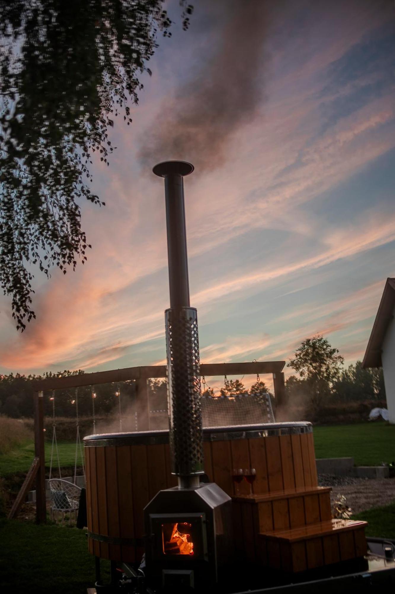 Ostoja - Na Kaszubach, Sauna, Balia-jacuzzi, Plac Zabaw, Tyrolka , Dwa Boiska, Miejsce Na Ognisko, Grill Gazowy Ferienhaus