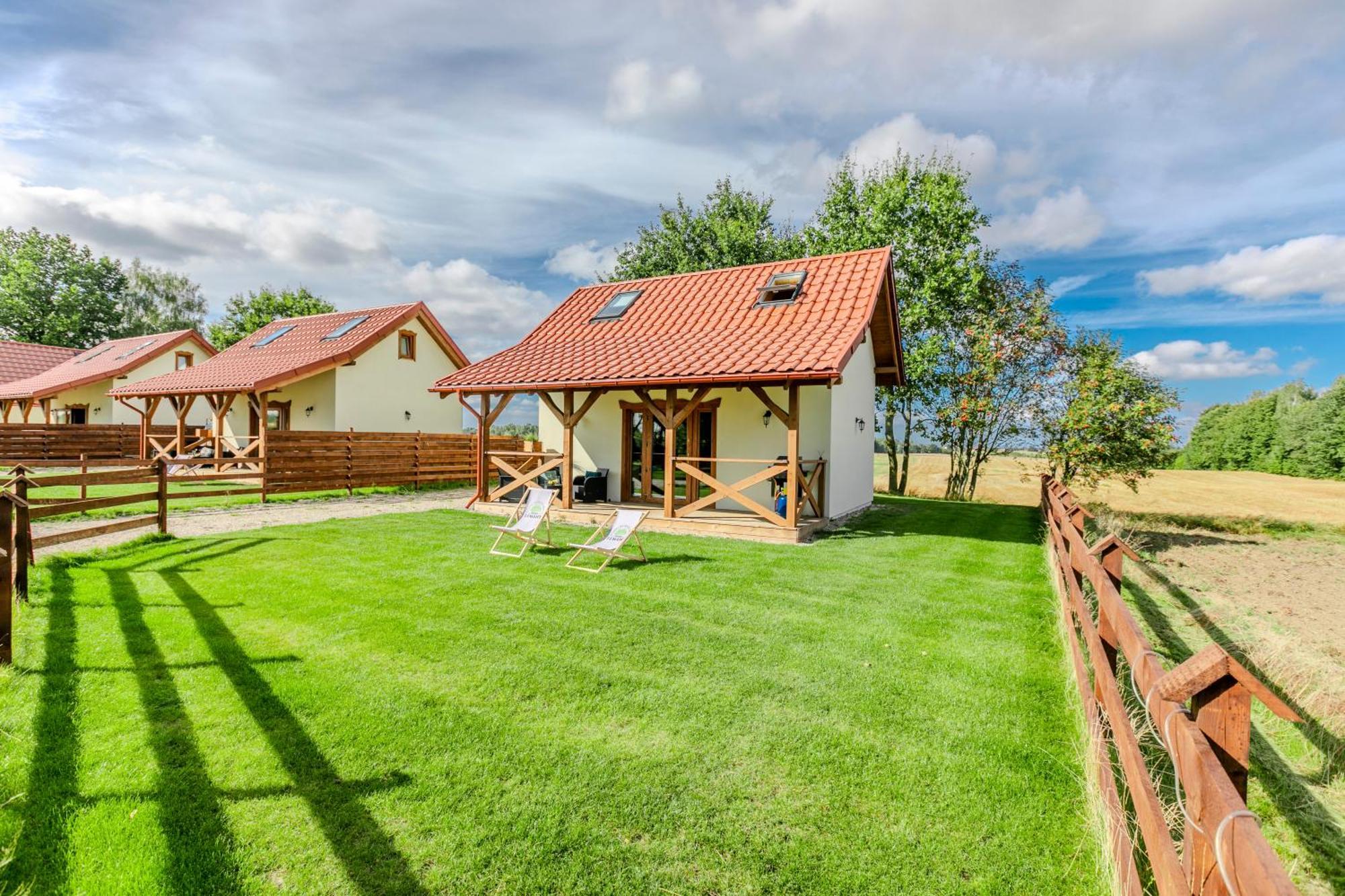 Ferienhaus Ostoja - Na Kaszubach, Sauna, Balia-jacuzzi, Plac Zabaw, Tyrolka , Dwa Boiska, Miejsce Na Ognisko, Grill Gazowy Lemany (Kartuzy)