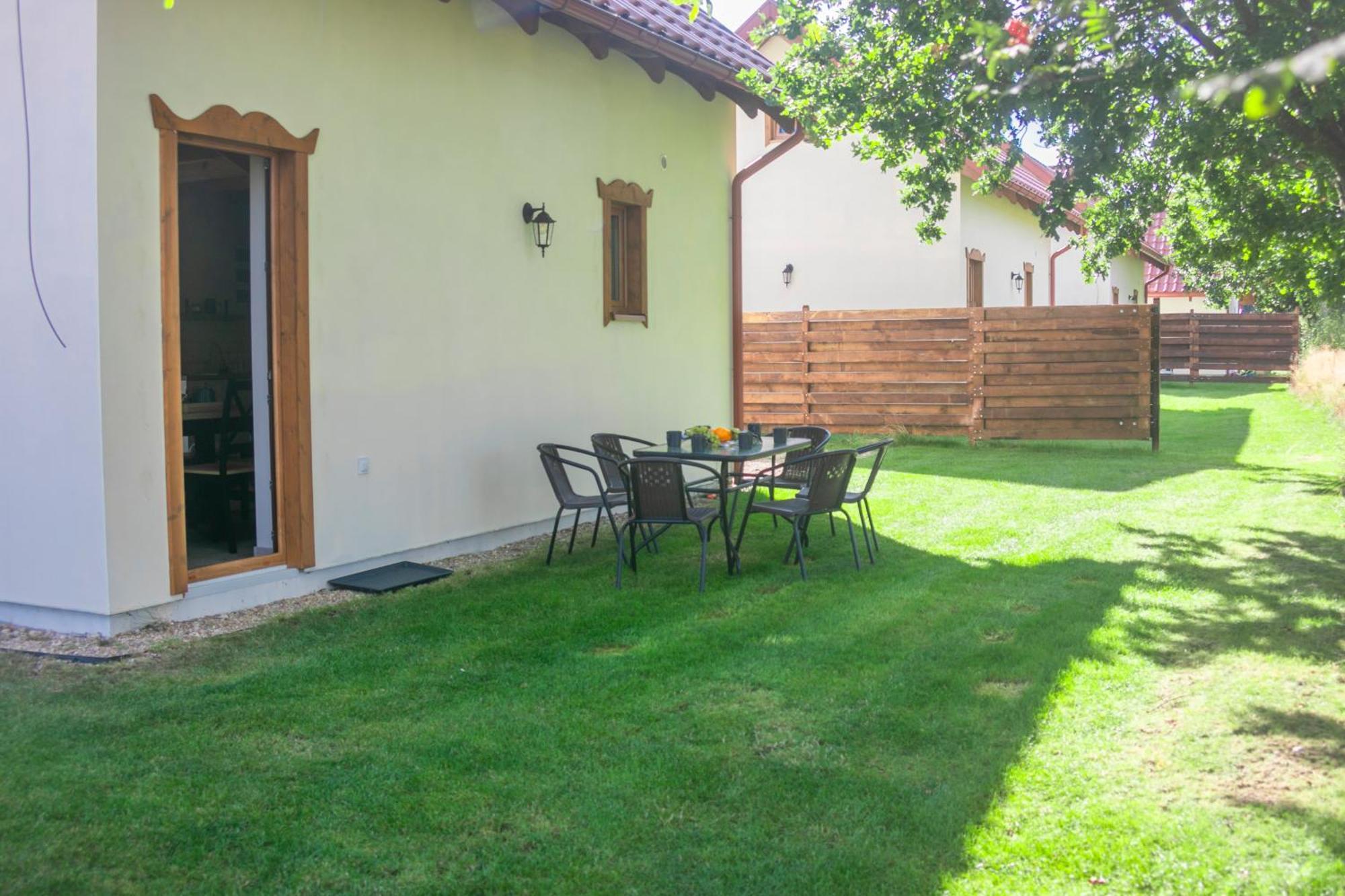 Ferienhaus Ostoja - Na Kaszubach, Sauna, Balia-jacuzzi, Plac Zabaw, Tyrolka , Dwa Boiska, Miejsce Na Ognisko, Grill Gazowy *