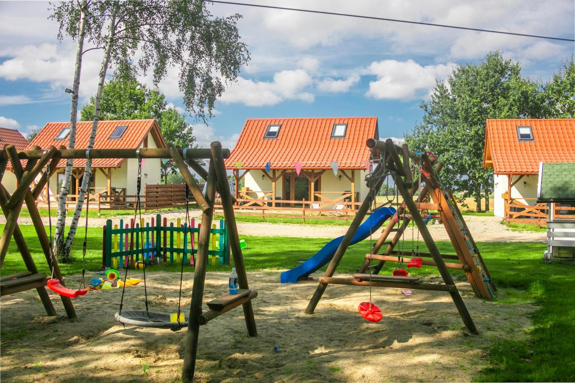 Ostoja - Na Kaszubach, Sauna, Balia-jacuzzi, Plac Zabaw, Tyrolka , Dwa Boiska, Miejsce Na Ognisko, Grill Gazowy